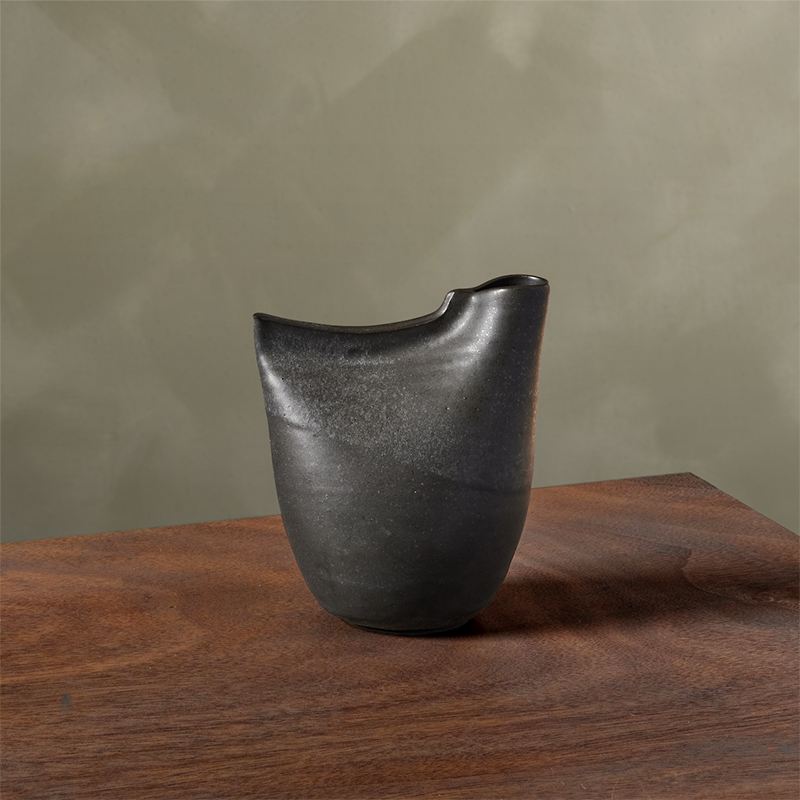 Bird Vase in Black